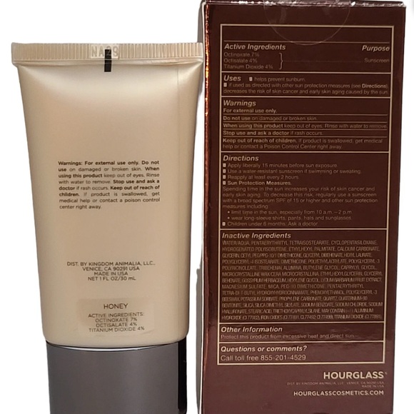 Hourglass Illusion Hyaluronic Skin Tint - Ivory - Picture 3 of 8